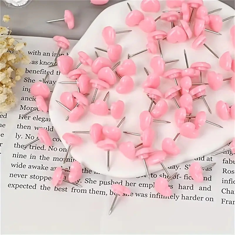 علبة دبابيس قلوب