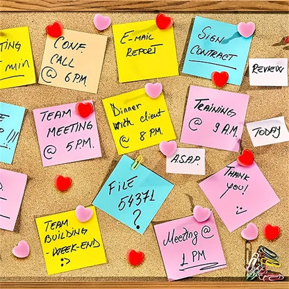 علبة دبابيس قلوب